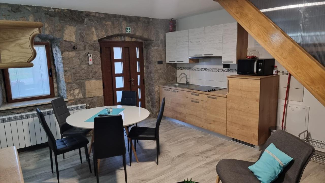 Villa Kos Lupoglav  Esterno foto