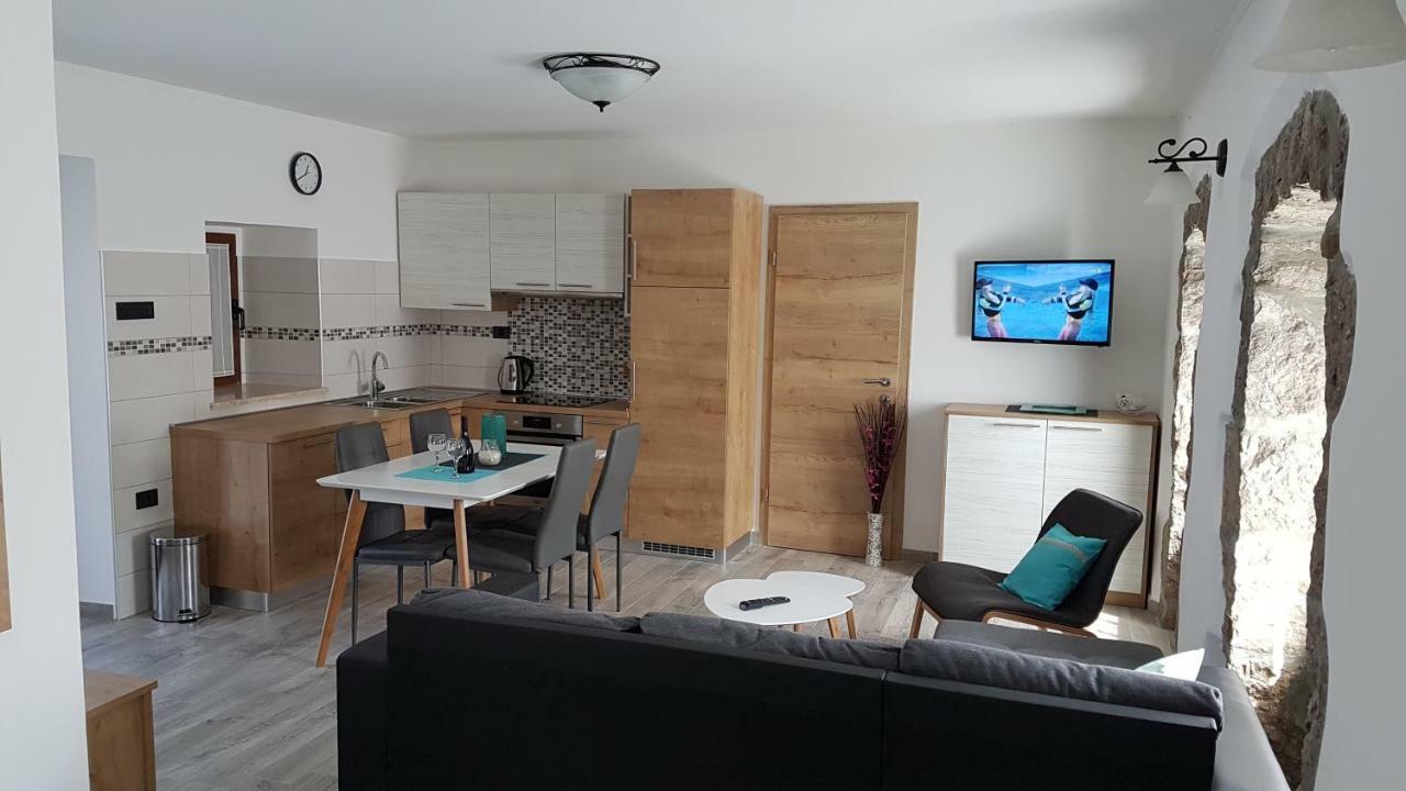 Villa Kos Lupoglav  Esterno foto