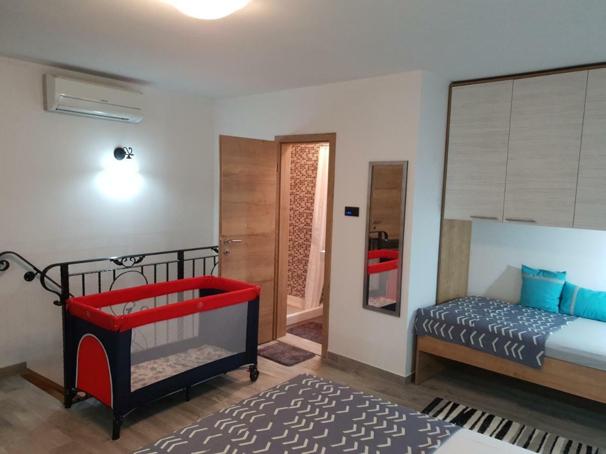 Villa Kos Lupoglav  Esterno foto