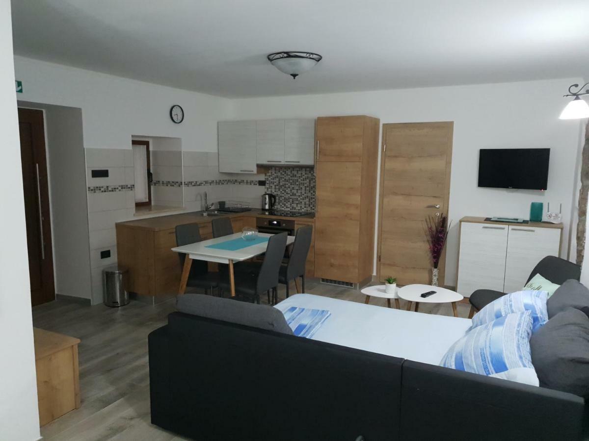 Villa Kos Lupoglav  Esterno foto